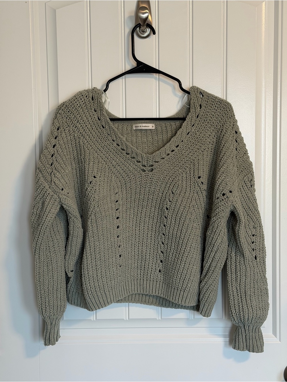 moon & madison Sage Green V-Neck Chunky Knit Sweater